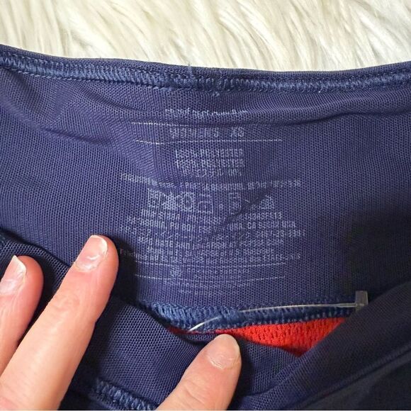 [Patagonia] Red and Blue Striped Capilene Base Layer - Size XS - Picture 3 of 5